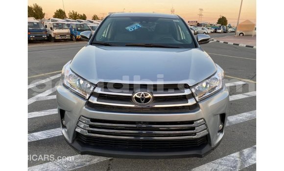 اشتري Imported Toyota Highlander آخر سيارة في Import - Dubai في الصومال اشتري Imported Toyota Highlander آخر سيارة في Import - Dubai في الصومال
