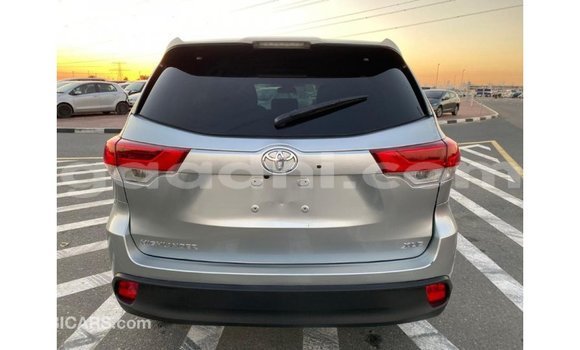 اشتري Imported Toyota Highlander آخر سيارة في Import - Dubai في الصومال اشتري Imported Toyota Highlander آخر سيارة في Import - Dubai في الصومال