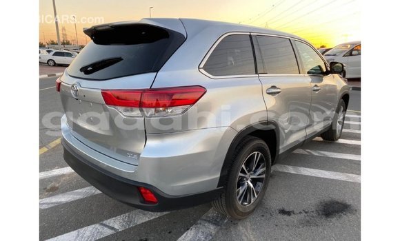 اشتري Imported Toyota Highlander آخر سيارة في Import - Dubai في الصومال اشتري Imported Toyota Highlander آخر سيارة في Import - Dubai في الصومال