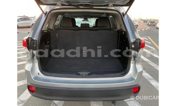اشتري Imported Toyota Highlander آخر سيارة في Import - Dubai في الصومال اشتري Imported Toyota Highlander آخر سيارة في Import - Dubai في الصومال