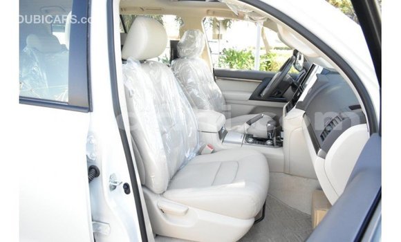 Buy Import Toyota Land Cruiser White Car in Import - Dubai in Somalia Buy Import Toyota Land Cruiser White Car in Import - Dubai in Somalia
