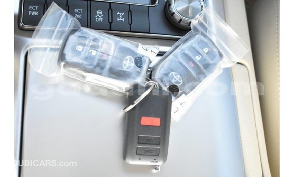 Buy Import Toyota Land Cruiser White Car in Import - Dubai in Somalia Buy Import Toyota Land Cruiser White Car in Import - Dubai in Somalia