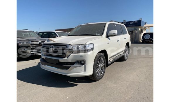 اشتري Imported Toyota Land Cruiser أبيض سيارة في Import - Dubai في الصومال اشتري Imported Toyota Land Cruiser أبيض سيارة في Import - Dubai في الصومال