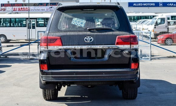 اشتري Imported Toyota Land Cruiser أسود سيارة في Import - Dubai في الصومال اشتري Imported Toyota Land Cruiser أسود سيارة في Import - Dubai في الصومال
