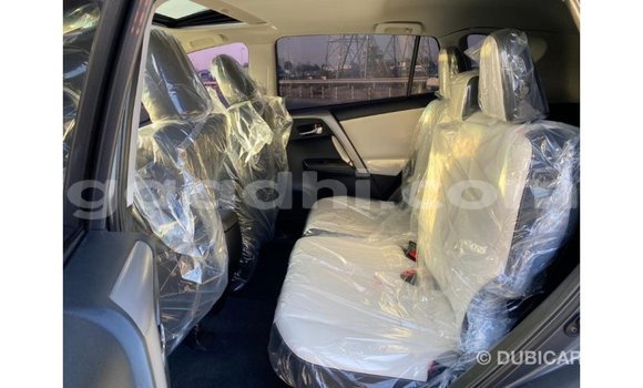 اشتري Imported Toyota HiAce آخر شاحنة في Import - Dubai في الصومال اشتري Imported Toyota HiAce آخر شاحنة في Import - Dubai في الصومال