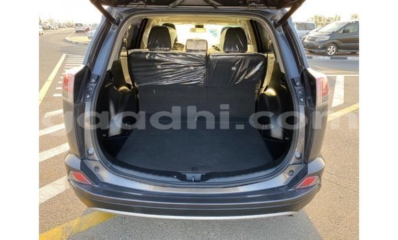 اشتري Imported Toyota HiAce آخر شاحنة في Import - Dubai في الصومال اشتري Imported Toyota HiAce آخر شاحنة في Import - Dubai في الصومال