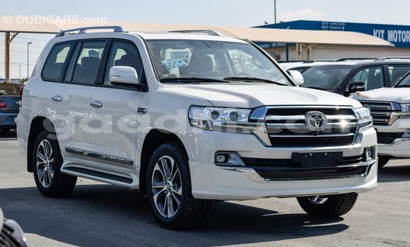 اشتري Imported Toyota Land Cruiser أبيض سيارة في Import - Dubai في الصومال اشتري Imported Toyota Land Cruiser أبيض سيارة في Import - Dubai في الصومال