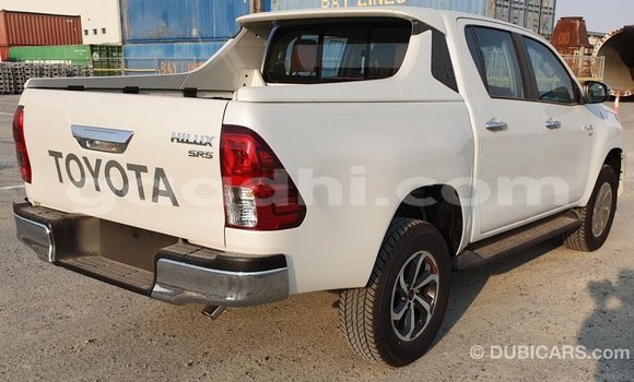 Imported Toyota Hilux White Makiinaa iti Import - Dubai keessatti Somalia keessatti Imported Toyota Hilux White Makiinaa iti Import - Dubai keessatti Somalia keessatti