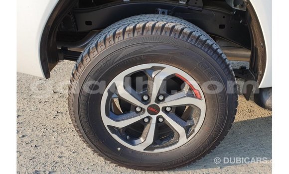 Imported Toyota Hilux White Makiinaa iti Import - Dubai keessatti Somalia keessatti Imported Toyota Hilux White Makiinaa iti Import - Dubai keessatti Somalia keessatti