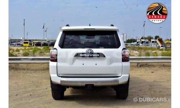 Imported Toyota HiAce White Netiree iti Import - Dubai keessatti Somalia keessatti Imported Toyota HiAce White Netiree iti Import - Dubai keessatti Somalia keessatti