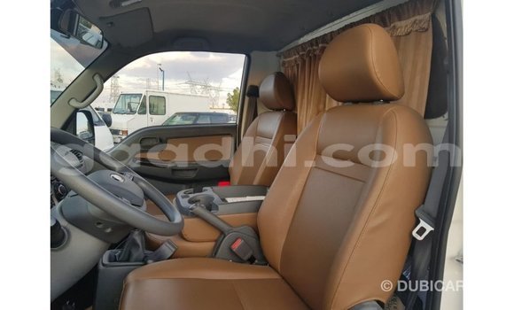 Imported Kia Carens White Makiinaa iti Import - Dubai keessatti Somalia keessatti Imported Kia Carens White Makiinaa iti Import - Dubai keessatti Somalia keessatti