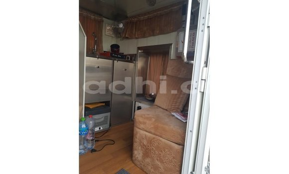 Imported Kia Carens White Makiinaa iti Import - Dubai keessatti Somalia keessatti Imported Kia Carens White Makiinaa iti Import - Dubai keessatti Somalia keessatti