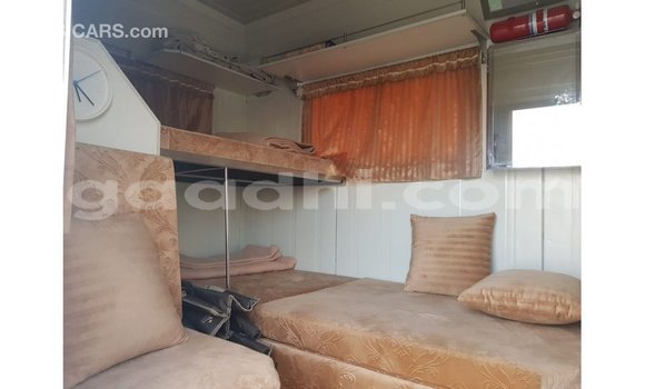 Imported Kia Carens White Makiinaa iti Import - Dubai keessatti Somalia keessatti Imported Kia Carens White Makiinaa iti Import - Dubai keessatti Somalia keessatti