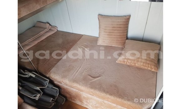 Imported Kia Carens White Makiinaa iti Import - Dubai keessatti Somalia keessatti Imported Kia Carens White Makiinaa iti Import - Dubai keessatti Somalia keessatti