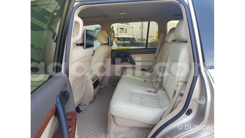 Big with watermark toyota land cruiser somalia import dubai 3377