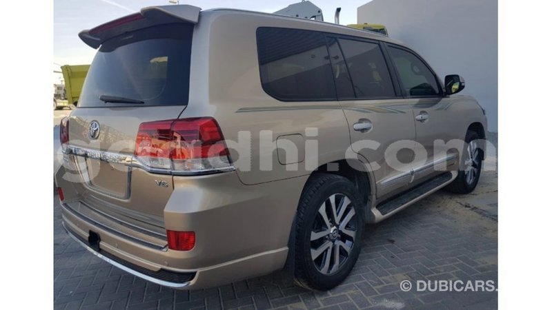 Big with watermark toyota land cruiser somalia import dubai 3377