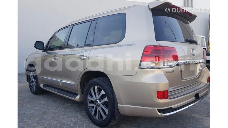 Big with watermark toyota land cruiser somalia import dubai 3377