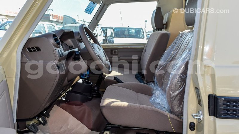 Big with watermark toyota land cruiser somalia import dubai 3381