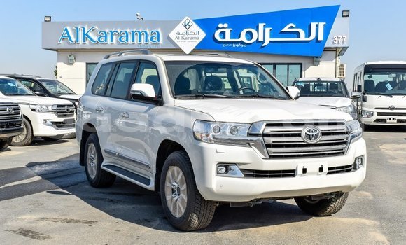 ይግዙ Imported Toyota Land Cruiser ነጭ መኪና በ Import - Dubai በ ሶማሊያ ይግዙ Imported Toyota Land Cruiser ነጭ መኪና በ Import - Dubai በ ሶማሊያ