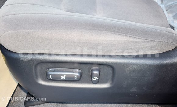 ይግዙ Imported Toyota Land Cruiser ነጭ መኪና በ Import - Dubai በ ሶማሊያ ይግዙ Imported Toyota Land Cruiser ነጭ መኪና በ Import - Dubai በ ሶማሊያ