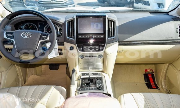 ይግዙ Imported Toyota Land Cruiser ጥቁር መኪና በ Import - Dubai በ ሶማሊያ ይግዙ Imported Toyota Land Cruiser ጥቁር መኪና በ Import - Dubai በ ሶማሊያ