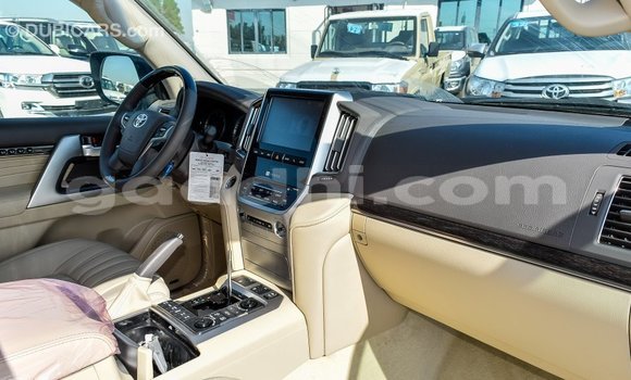 ይግዙ Imported Toyota Land Cruiser ጥቁር መኪና በ Import - Dubai በ ሶማሊያ ይግዙ Imported Toyota Land Cruiser ጥቁር መኪና በ Import - Dubai በ ሶማሊያ