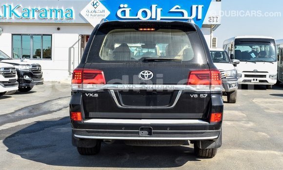 ይግዙ Imported Toyota Land Cruiser ጥቁር መኪና በ Import - Dubai በ ሶማሊያ ይግዙ Imported Toyota Land Cruiser ጥቁር መኪና በ Import - Dubai በ ሶማሊያ