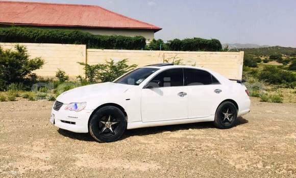 Oofamaa Toyota Mark X White Makiinaa iti Hargeysa keessatti Somaliland keessatti Oofamaa Toyota Mark X White Makiinaa iti Hargeysa keessatti Somaliland keessatti