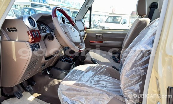Nunua Imported Toyota Land Cruiser Beige Gari ndani ya Import - Dubai nchini Somalia Nunua Imported Toyota Land Cruiser Beige Gari ndani ya Import - Dubai nchini Somalia