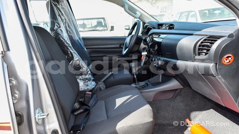 Big with watermark toyota hilux somalia import dubai 3390