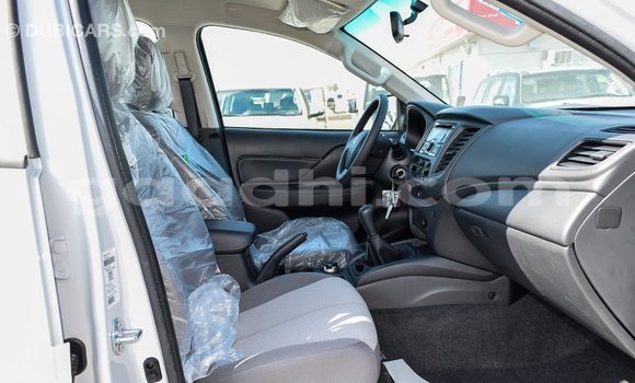 ይግዙ Imported Mitsubishi L200 ነጭ መኪና በ Import - Dubai በ ሶማሊያ ይግዙ Imported Mitsubishi L200 ነጭ መኪና በ Import - Dubai በ ሶማሊያ