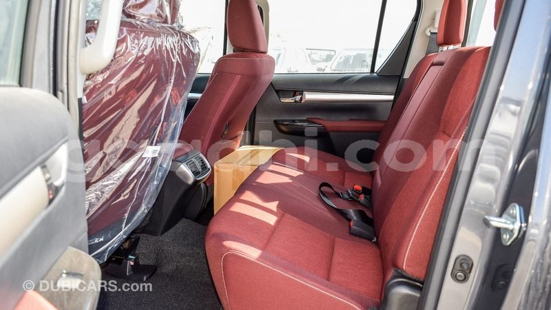 Big with watermark toyota hilux somalia import dubai 3393