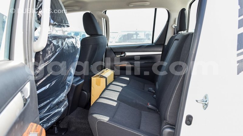 Big with watermark toyota hilux somalia import dubai 3395