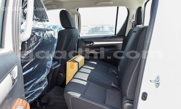 ይግዙ Imported Toyota Hilux ነጭ መኪና በ Import - Dubai በ ሶማሊያ ይግዙ Imported Toyota Hilux ነጭ መኪና በ Import - Dubai በ ሶማሊያ
