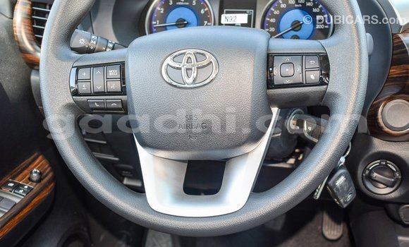ይግዙ Imported Toyota Hilux ነጭ መኪና በ Import - Dubai በ ሶማሊያ ይግዙ Imported Toyota Hilux ነጭ መኪና በ Import - Dubai በ ሶማሊያ