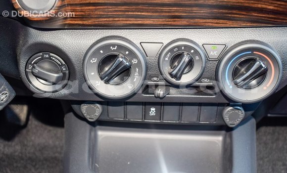 ይግዙ Imported Toyota Hilux ነጭ መኪና በ Import - Dubai በ ሶማሊያ ይግዙ Imported Toyota Hilux ነጭ መኪና በ Import - Dubai በ ሶማሊያ