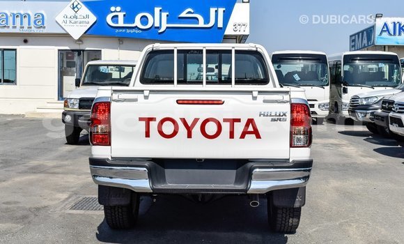 ይግዙ Imported Toyota Hilux ነጭ መኪና በ Import - Dubai በ ሶማሊያ ይግዙ Imported Toyota Hilux ነጭ መኪና በ Import - Dubai በ ሶማሊያ