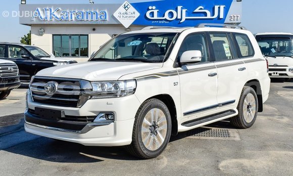 ይግዙ Imported Toyota Land Cruiser ነጭ መኪና በ Import - Dubai በ ሶማሊያ ይግዙ Imported Toyota Land Cruiser ነጭ መኪና በ Import - Dubai በ ሶማሊያ