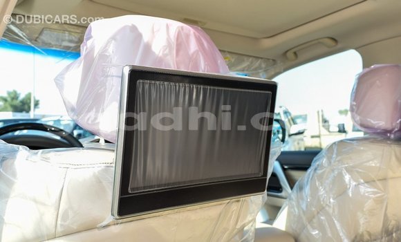 ይግዙ Imported Toyota Land Cruiser ነጭ መኪና በ Import - Dubai በ ሶማሊያ ይግዙ Imported Toyota Land Cruiser ነጭ መኪና በ Import - Dubai በ ሶማሊያ