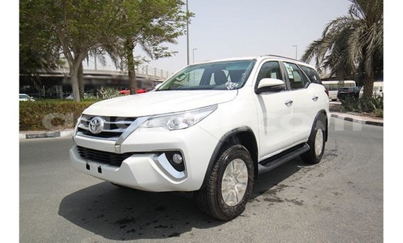 اشتري Imported Toyota Fortuner أبيض سيارة في Import - Dubai في الصومال اشتري Imported Toyota Fortuner أبيض سيارة في Import - Dubai في الصومال