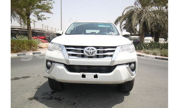 اشتري Imported Toyota Fortuner أبيض سيارة في Import - Dubai في الصومال اشتري Imported Toyota Fortuner أبيض سيارة في Import - Dubai في الصومال