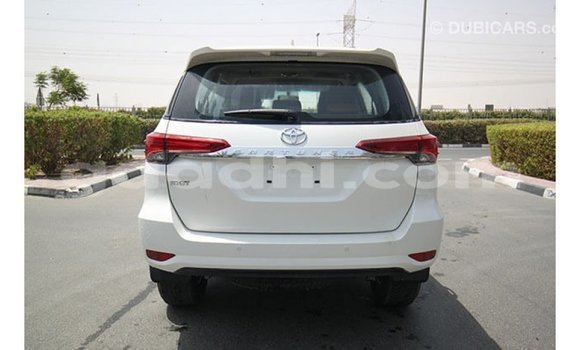 اشتري Imported Toyota Fortuner أبيض سيارة في Import - Dubai في الصومال اشتري Imported Toyota Fortuner أبيض سيارة في Import - Dubai في الصومال