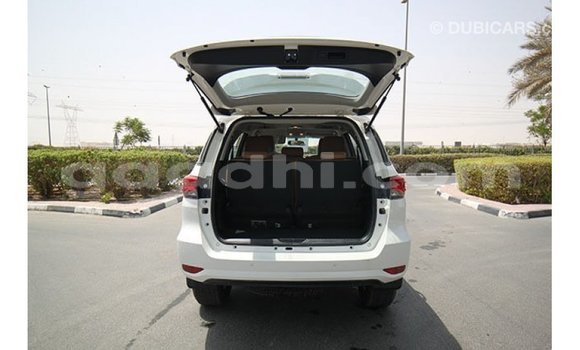 اشتري Imported Toyota Fortuner أبيض سيارة في Import - Dubai في الصومال اشتري Imported Toyota Fortuner أبيض سيارة في Import - Dubai في الصومال