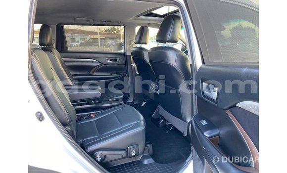 Buy Import Toyota Highlander White Car in Import - Dubai in Somalia Buy Import Toyota Highlander White Car in Import - Dubai in Somalia