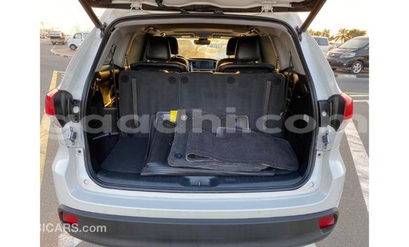 Buy Import Toyota Highlander White Car in Import - Dubai in Somalia Buy Import Toyota Highlander White Car in Import - Dubai in Somalia