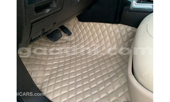 Acheter Import Voiture Toyota Land Cruiser Bleu à Import - Dubai, Somalie Acheter Import Voiture Toyota Land Cruiser Bleu à Import - Dubai, Somalie