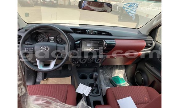 Imported Toyota Hilux Other Makiinaa iti Import - Dubai keessatti Somalia keessatti Imported Toyota Hilux Other Makiinaa iti Import - Dubai keessatti Somalia keessatti