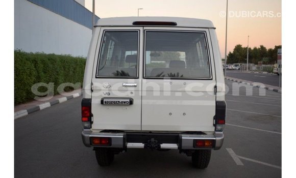 Buy Import Toyota Land Cruiser White Car in Import - Dubai in Somalia Buy Import Toyota Land Cruiser White Car in Import - Dubai in Somalia