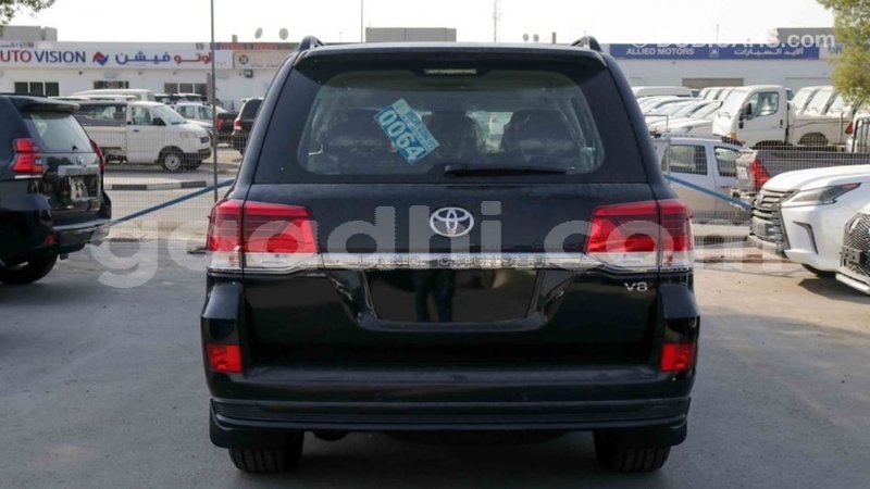 Big with watermark toyota land cruiser somalia import dubai 3445