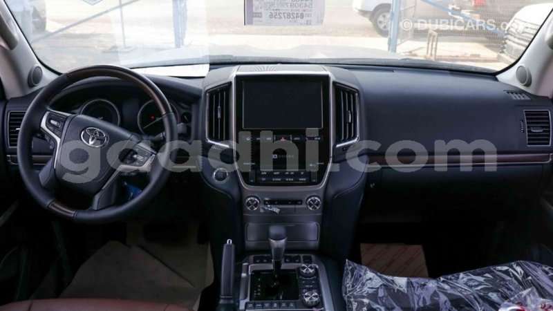 Big with watermark toyota land cruiser somalia import dubai 3445